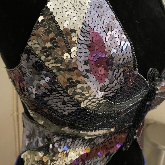 Butterfly Sequin backless silver halter crop top - Picture 9 of 11